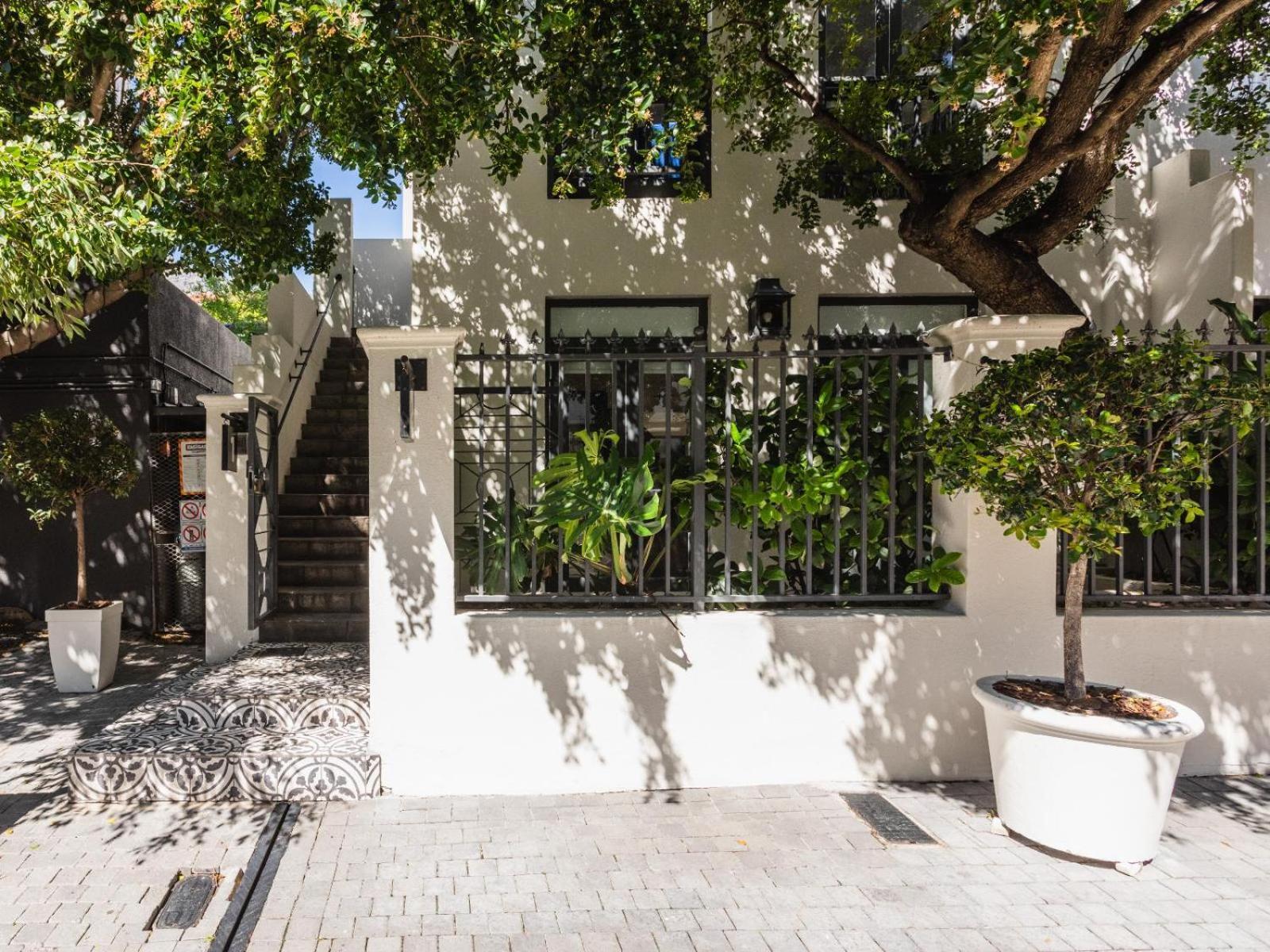 Nicol Street Heritage Apartment